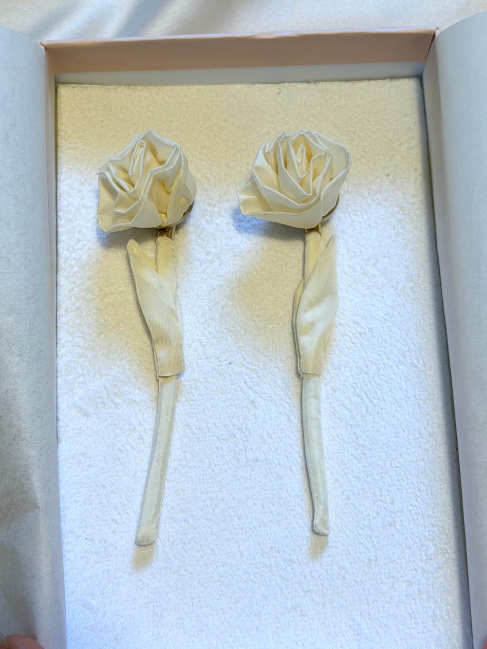 Rare Simone Rocha Cream rose stem earrings